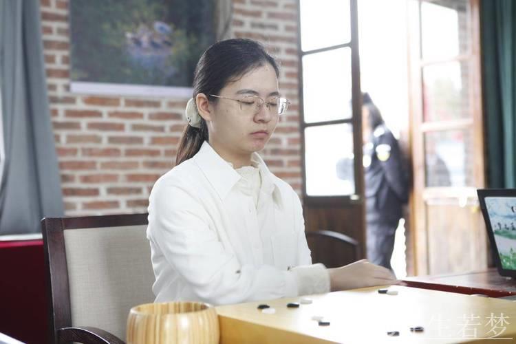 周泓余、陆敏全等名将挺进第五届中国女子围棋名人战八强 周泓余、陆敏全等名将挺进第五届中国女子围棋名人战八强